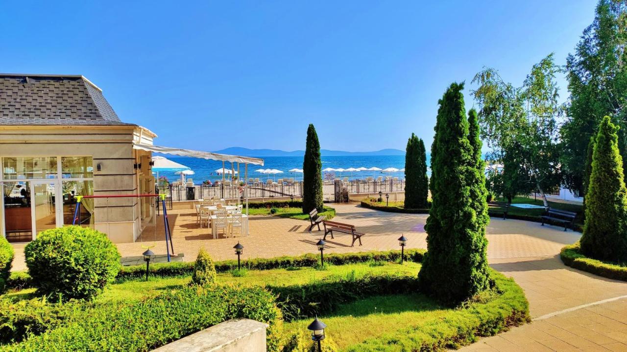 Festa Pomorie Resort Exteriör bild