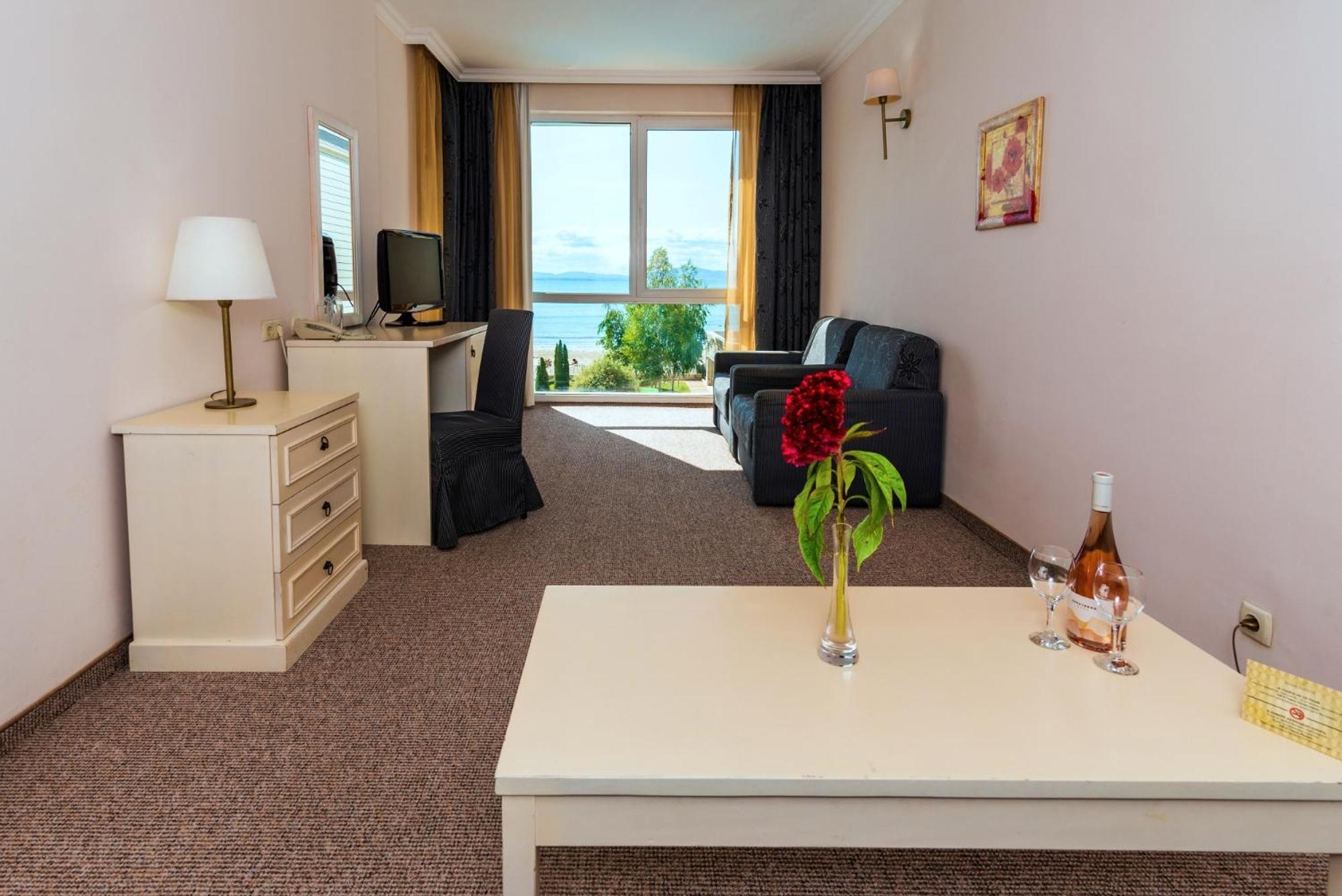 Festa Pomorie Resort Rum bild