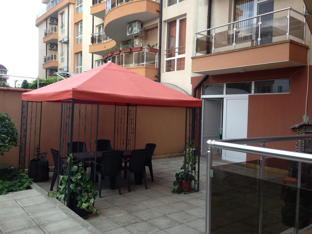 Festa Pomorie Resort Exteriör bild